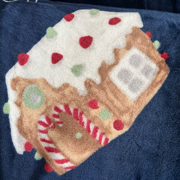 RAE DUNN HOLIDAY GINGERBREAD THROW HOME SWEET HOME CANDY CANE BLANKET Christmas - Picture 6 of 7